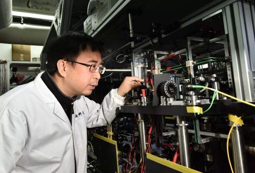 量子計(jì)算機(jī) 數(shù)字時(shí)代的“原子彈”與全球科技新賽局